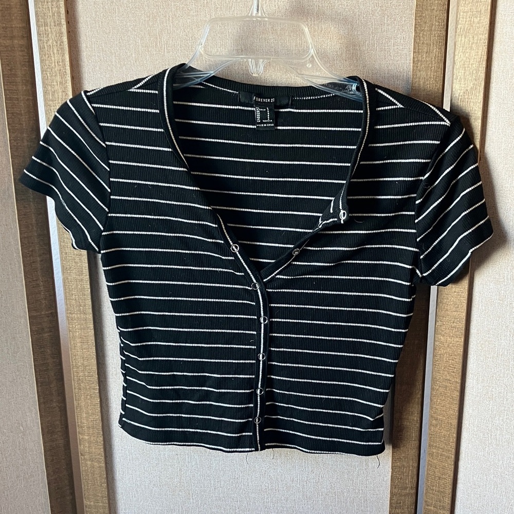 FINAL MARKDOWN Forever 21 Monochrome Striped junior top small